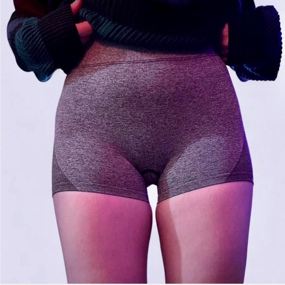 VS PINK Active Seamless High Waist Contour Shorts - Heather Gray - Small - Picture 3 of 6